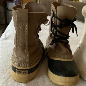Gently Loved Sorel Brown and Black Snow Boots